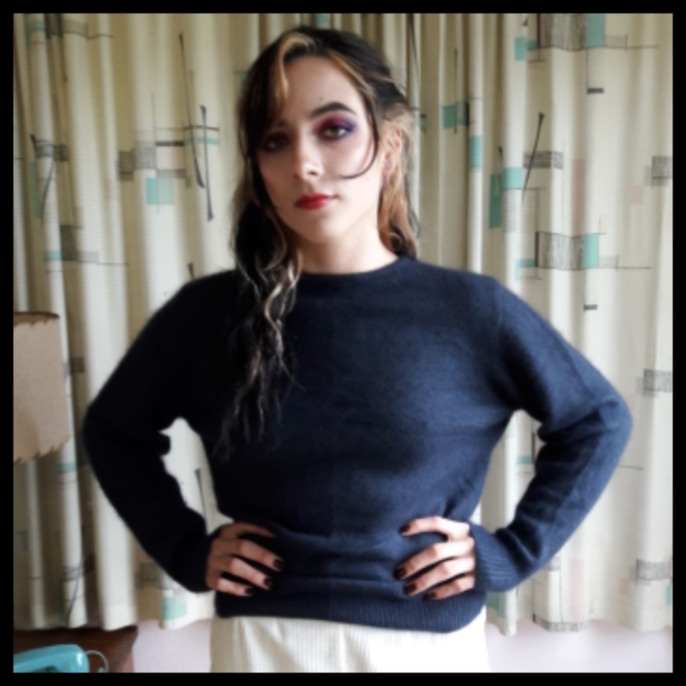 Beautiful Vtg 90's Navy blue Angora sweater!